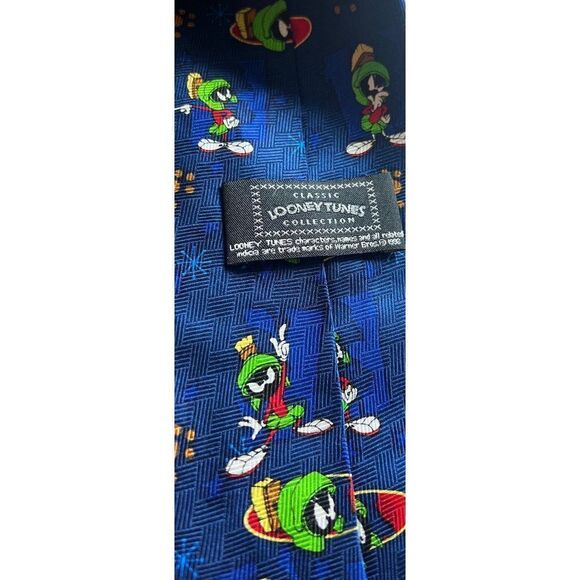 Mens‎ classic looney tunes tie - Picture 2 of 4
